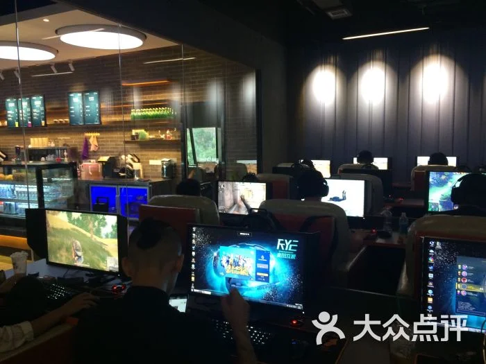pg白菜彩金论坛品牌形象展示图三